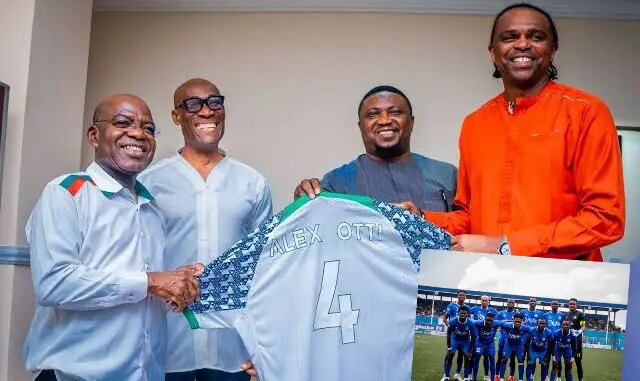 NPFL 2023/24 : Kanu Thumbs Up Governor Otti For Support To Enyimba