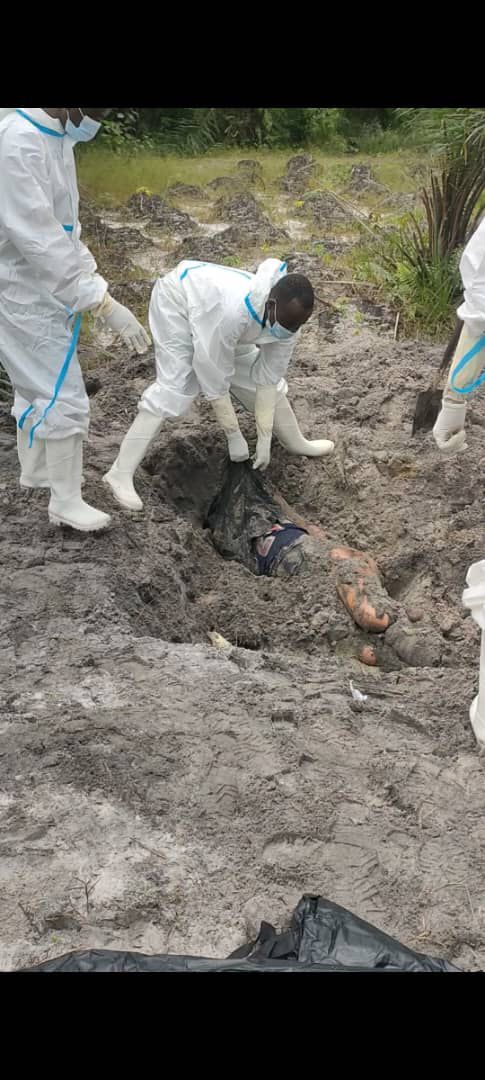 A'Ibom Police Uncover Mass Grave, Exhume Headless Bodies Of Abducted Vigilantes