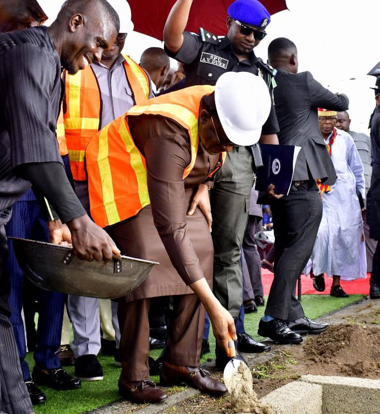 Cross River Gov Flags Off 365km Calabar – Obudu Rail Line  