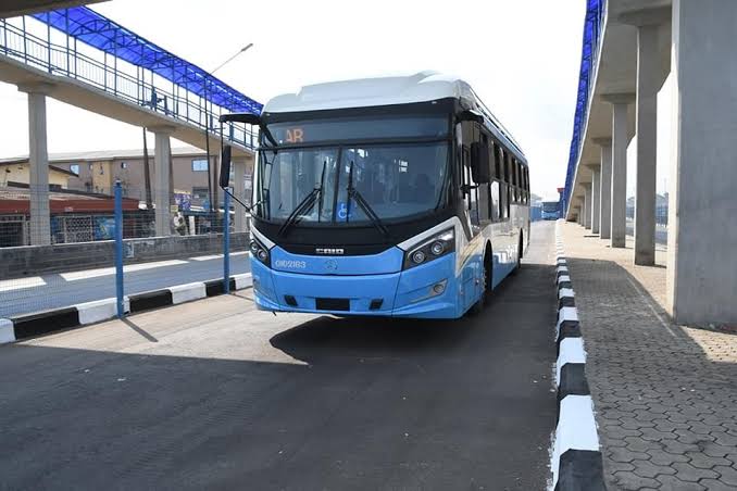 Hoodlums Attack BRT Bus, Rob Passengers In Lagos