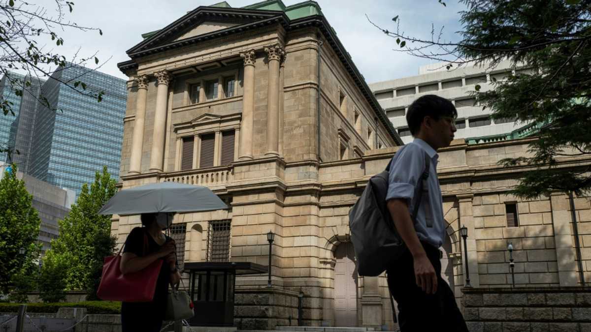 Bank of Japan leaves key interest rate unchanged