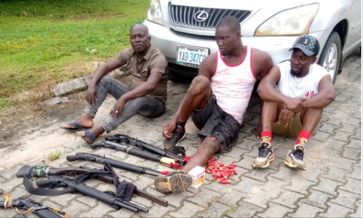 Army arrests 3 suspects over possession weapon cache in Delta