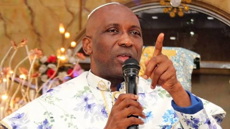 Edo pipu go 'hearam' hot, if 'dem' vote APC-Primate Ayodele warns