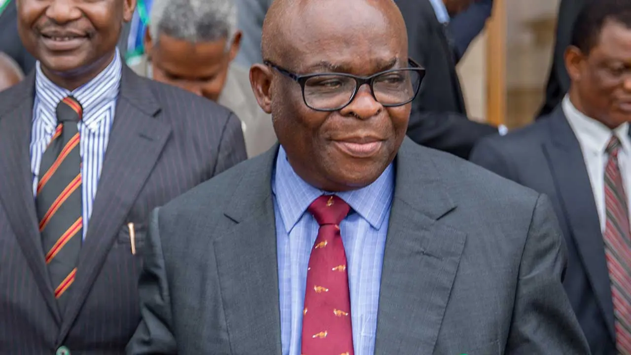 FG, ex-CJN Onnoghen get approval to settle out of court