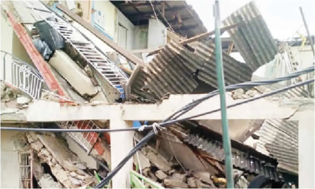 Four injured as building collapses in Plateau