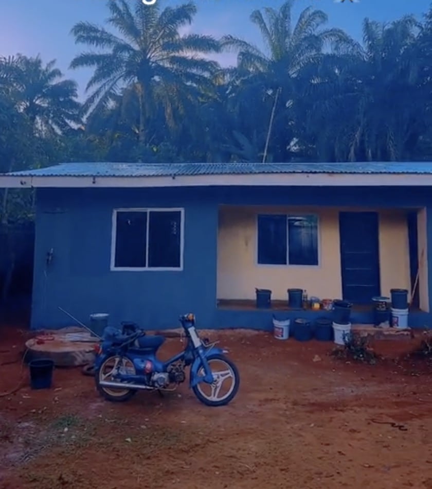 Lady builds portable house for parents, vows to do more