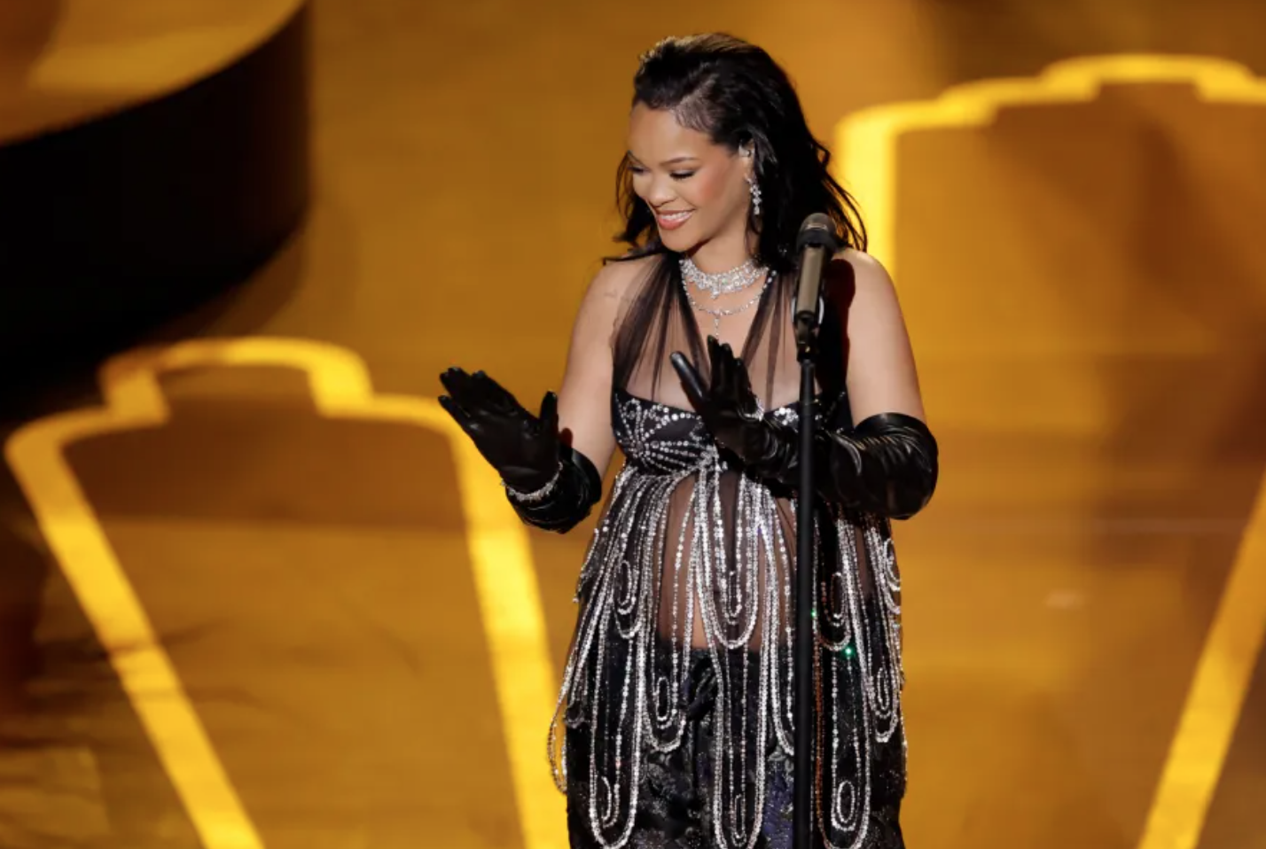 Nigerians react as Rihanna speaks Yoruba (video)