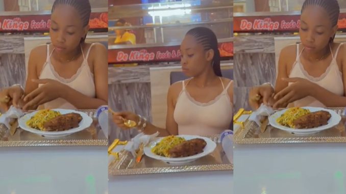 "She fed her chi first" – Moment lady dropped a few grains of rice on the floor before eating at a restaurant (WATCH)