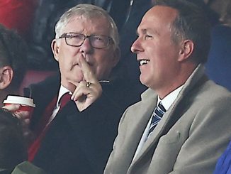 Fans can't believe who Sir Alex Ferguson sat next to for Man Utd's cup win after England legend from other sport spotted