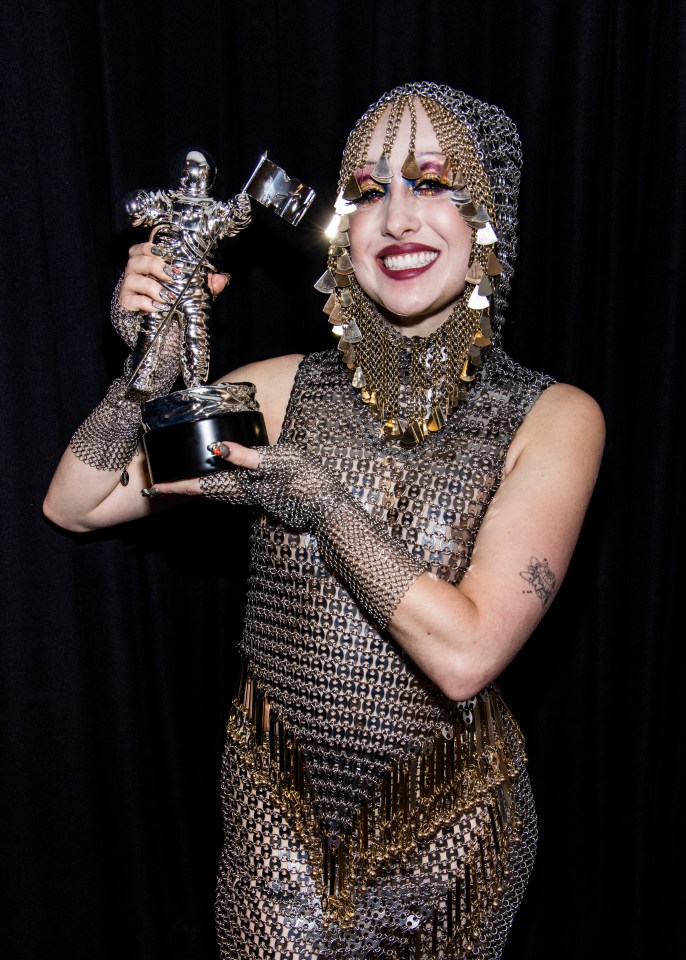 Chappell receiving her Best New Artist gong at the MTV VMAs