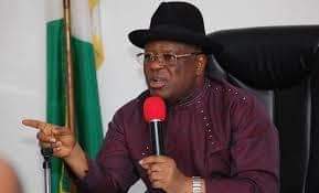 Abuja-Kaduna road:Umahi Issues Seven-Day Ultimatum To Julius Berger