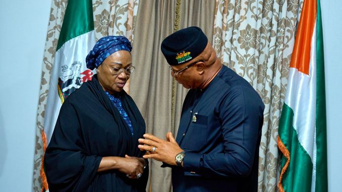 First Lady Tinubu Pays Condolence Visit To Akwa Ibom Gov Over Wife’s Passing