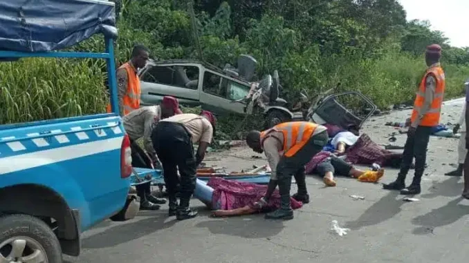 Four Feared Dead As Trailer Plunge Into Ditch On Oyo-Ogbomosho Road