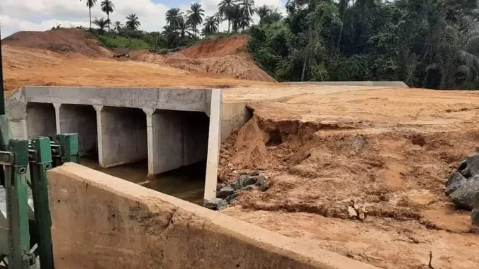 Nigerian govt mobilises contractor to F107 Road, collapsing bridge in Abia