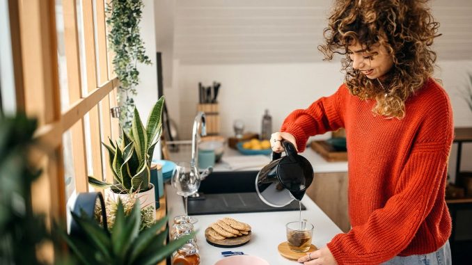 Too Much Coffee, Soda May Raise Stroke Risk, but Tea May Lower It