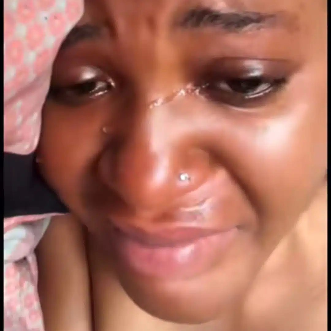 Woman breaks down over being broke, childless, and unmarried at age 30