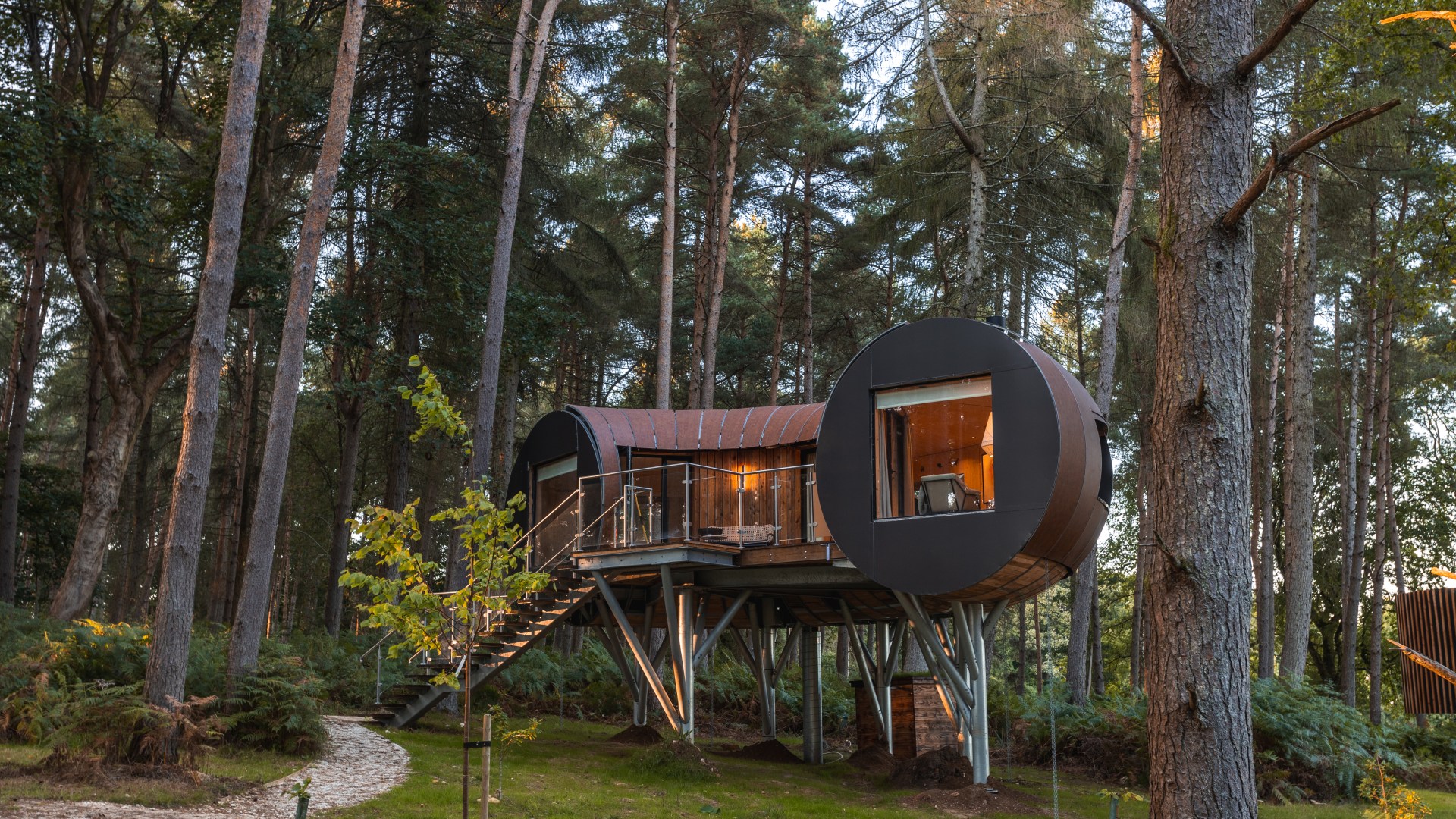 I stayed in the new cosy treehouses in the middle of the Cotswolds which are perfect for an autumn break