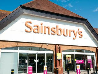 Sainsbury's shoppers rush to pick up 8-pack cans of popular fizzy drink scanning at the tills for 25p