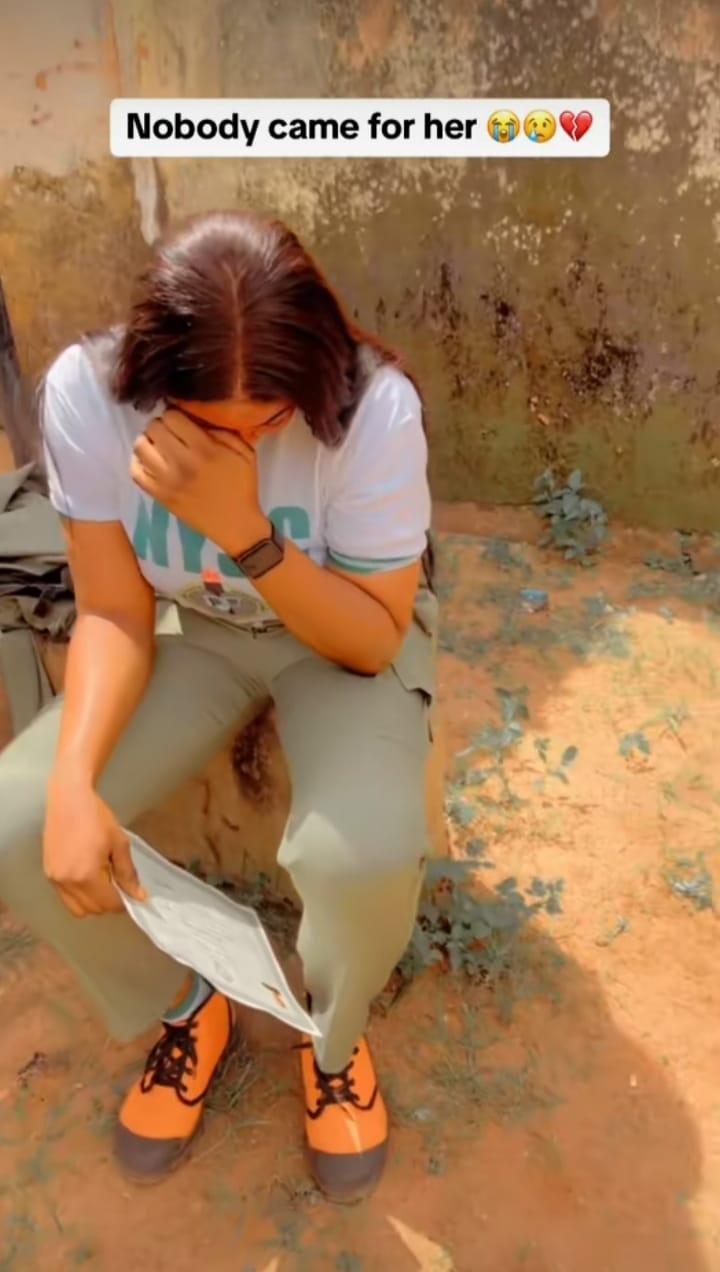 Female corper tears up after nobody came to celebrate her POP with her