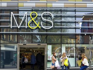 M&S shoppers rush to buy ‘gorgeous’ Christmas light up centre-piece scanning for £7.50 instead of £10