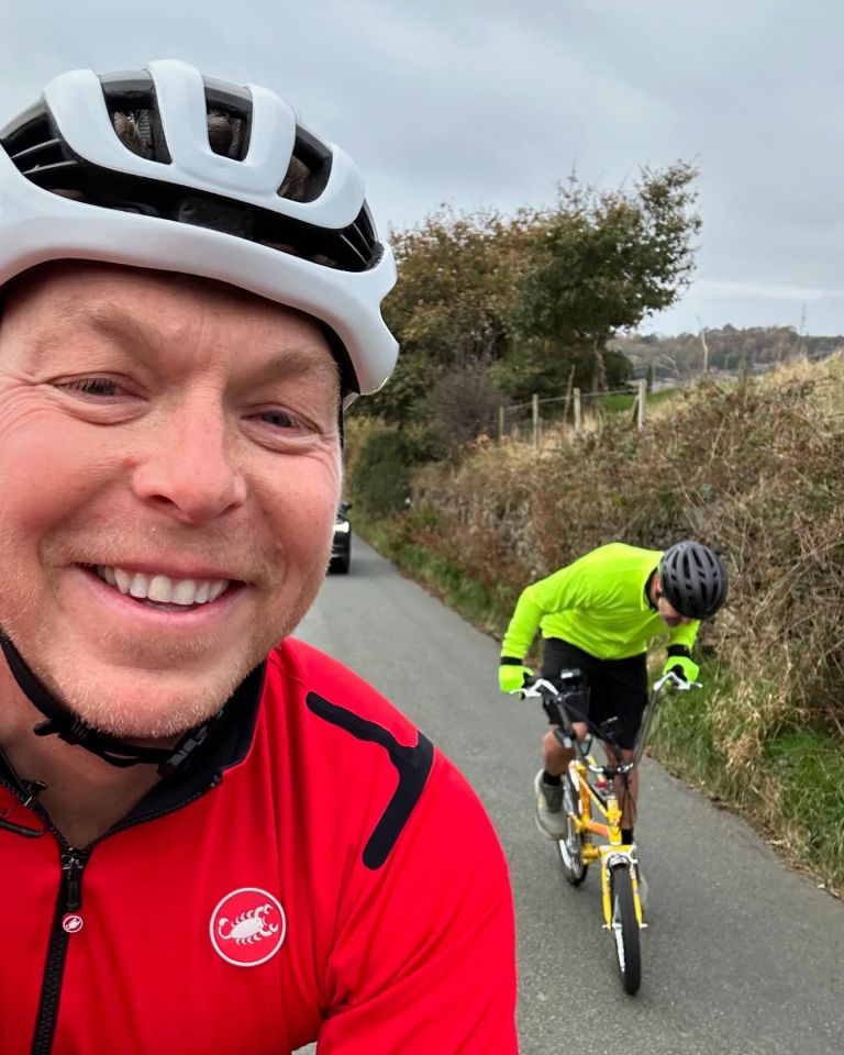 Chris Hoy cycles with Paddy for Children In Need