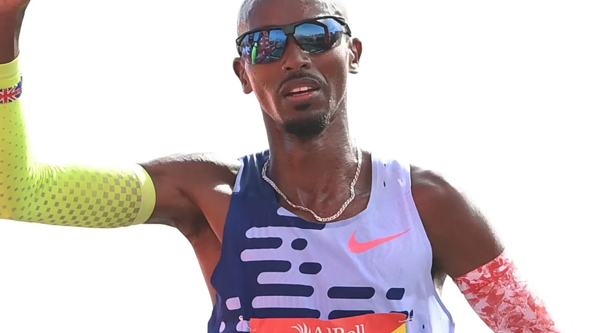 Olympic legend Sir Mo Farah chased down thieves who snatched his phone as he jogged with wife through exclusive estate