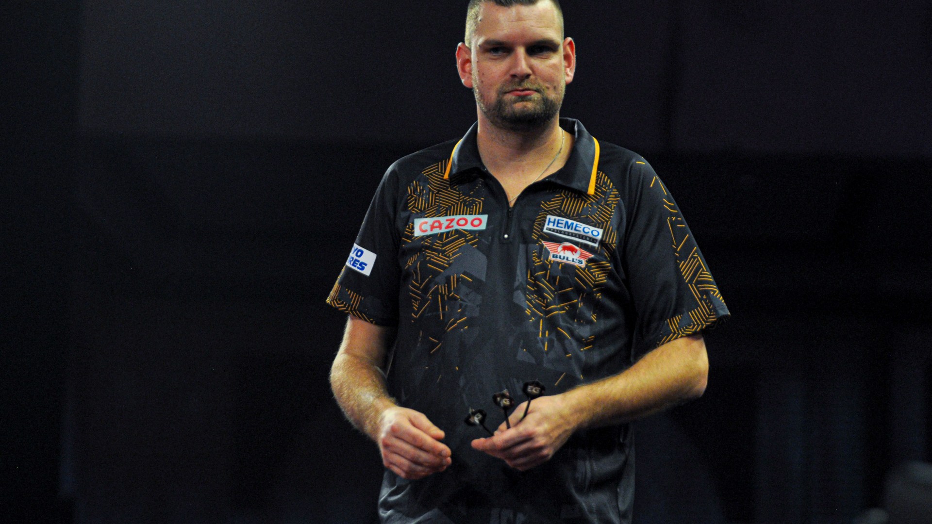 Darts star slams 'outrageous amateurish mess' World Championship qualifying after bid to join Luke Littler at Ally Pally