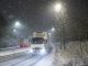 UK weather: Moment drivers tackle heavy snow flurries as Met Office warns of travel chaos with mercury dropping to -8C