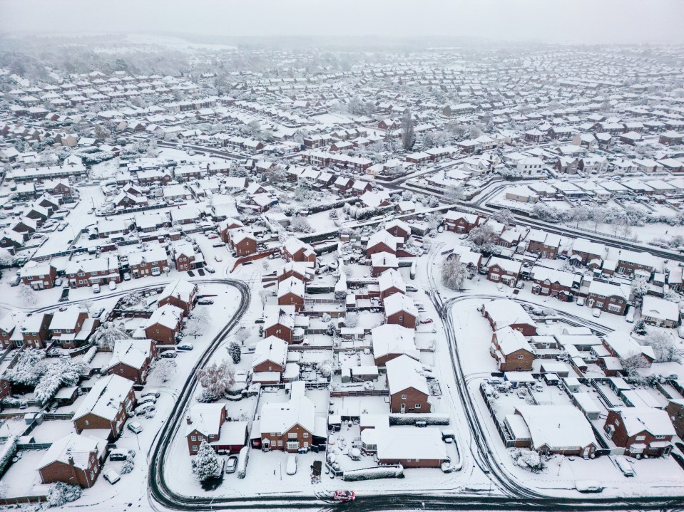 Houses were blanketed in snow in Mansfield, Nottinghamshire