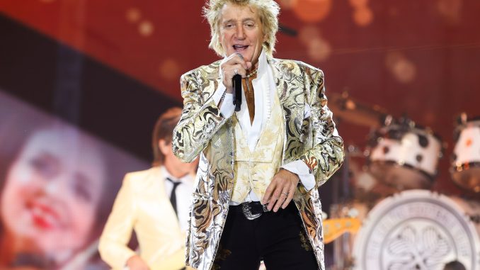 Sir Rod Stewart, 79, supported by fans as he makes huge career announcement