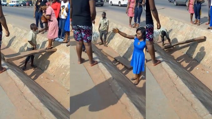 Man manually operates a makeshift bridge in town to make ends meet (WATCH)