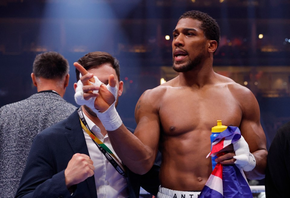 Anthony Joshua weighs as much as 18 stone