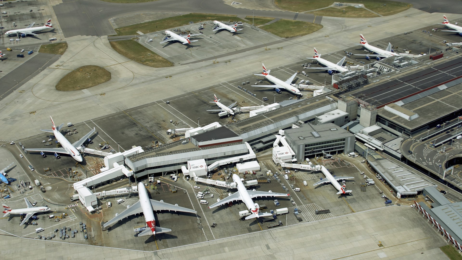 Hundreds of flights cancelled at Heathrow Airport as Storm Bert causes travel chaos with trains axed and roads closed – The Scottish Sun