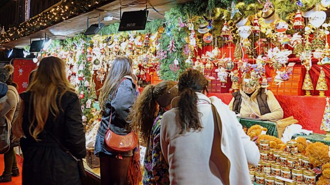 Glasgow festive lovers brave Storm Bert weather warnings as they flock to delayed Christmas market opening