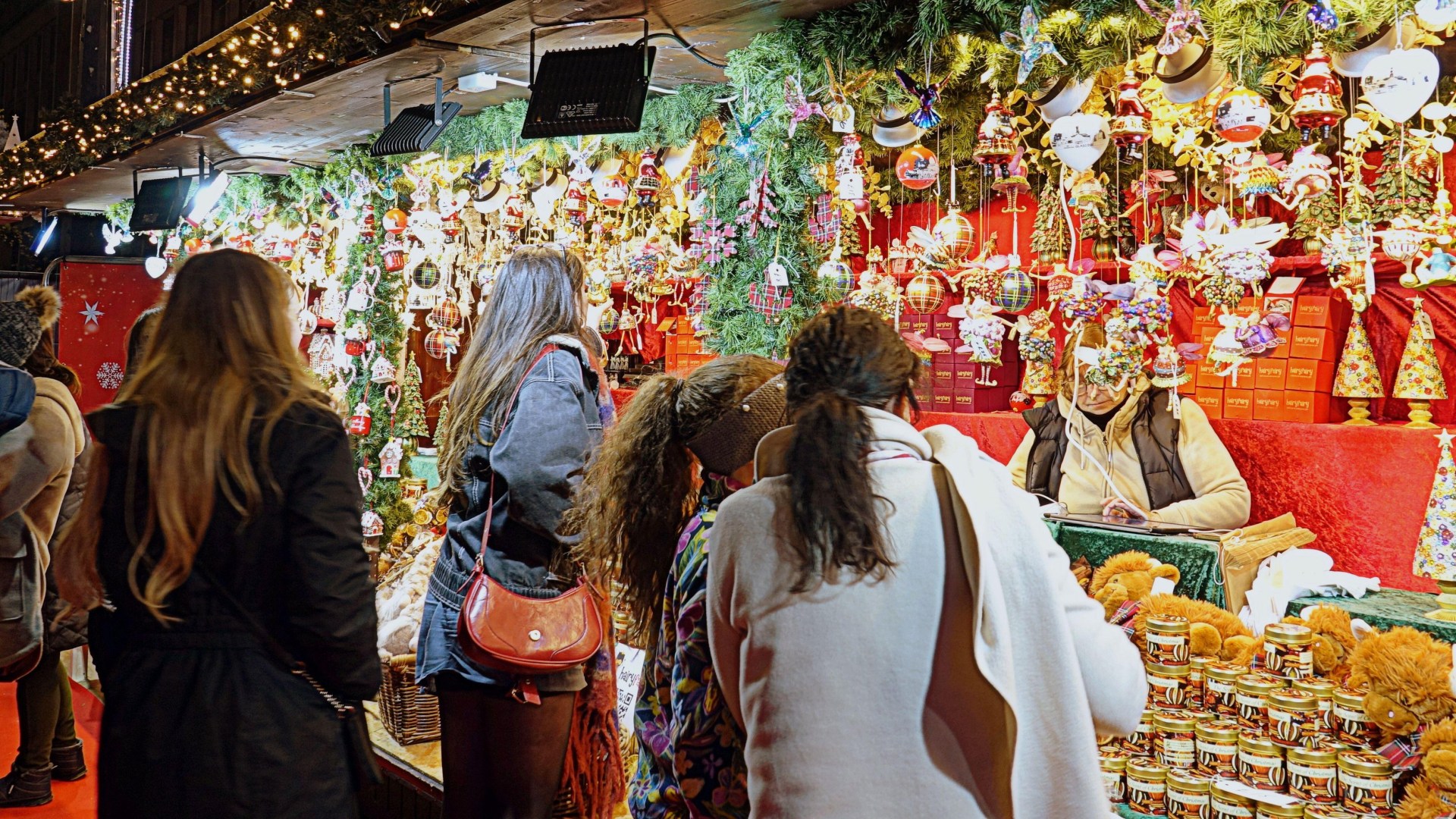 Glasgow festive lovers brave Storm Bert weather warnings as they flock to delayed Christmas market opening