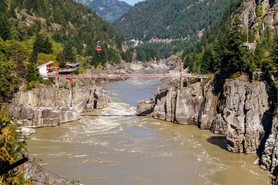 Hell’s Gate on the Fraser River in British Columbia, Canada, with the Air Tram and pedestrian suspension bridge