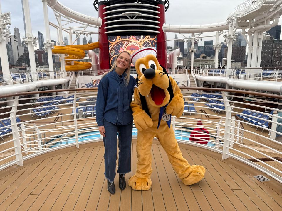 Sophie Swietochowski met Pluto onboard