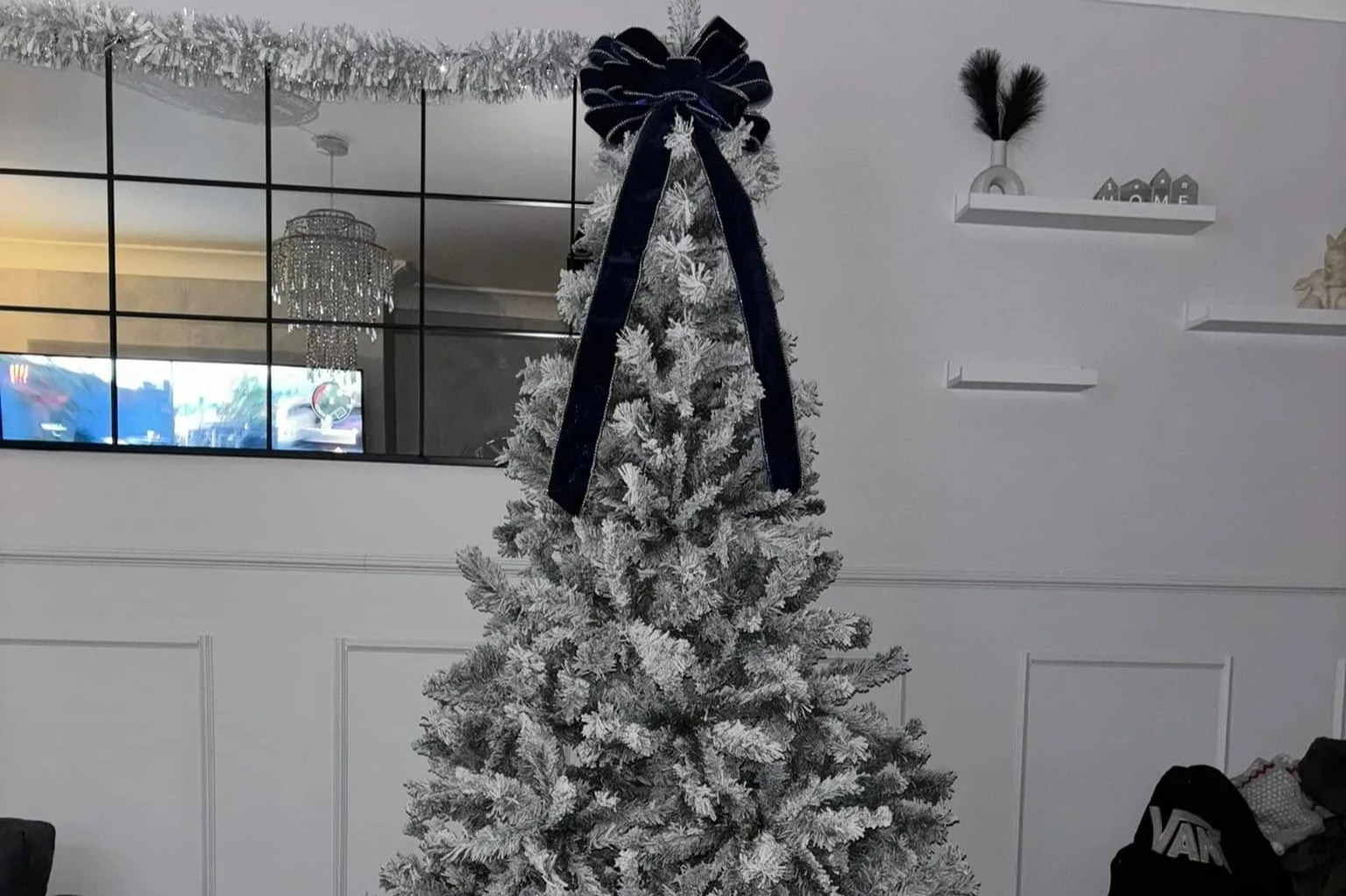 Argos has slashed the price of its 7ft Christmas tree & everyone’s saying how gorgeous it is without decorations on