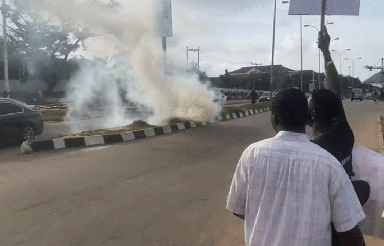 Chaos Erupt In Rivers LG As Police Disperse Workers With Gunfire, Tear Gas