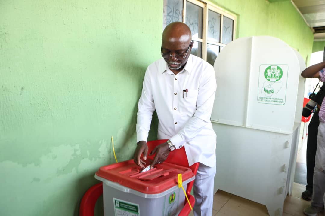 Gov Aiyedatiwa Casts Ballot, Lauds Early Arrival Of Voting Materials