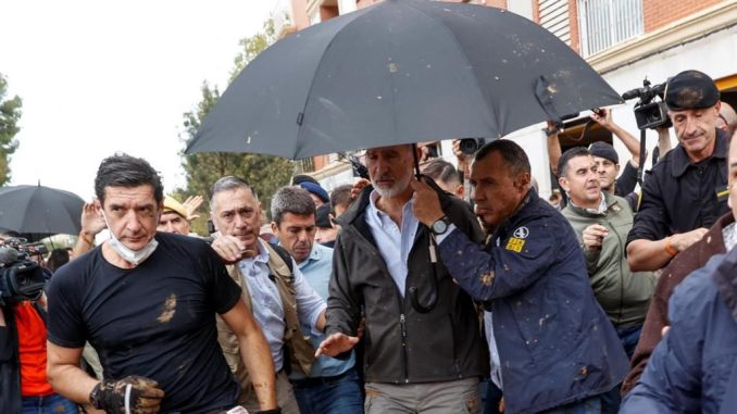 Irate Protesters Throw Muds At Spain’s King In Flood Hit Valencia