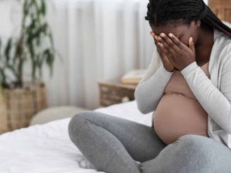 Lady gets pregnant for her bestie's boyfriend, claims it's a 'miracle'