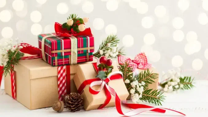 List Of Gifts You Can Get For Parents, Siblings, Children, Others This Christmas