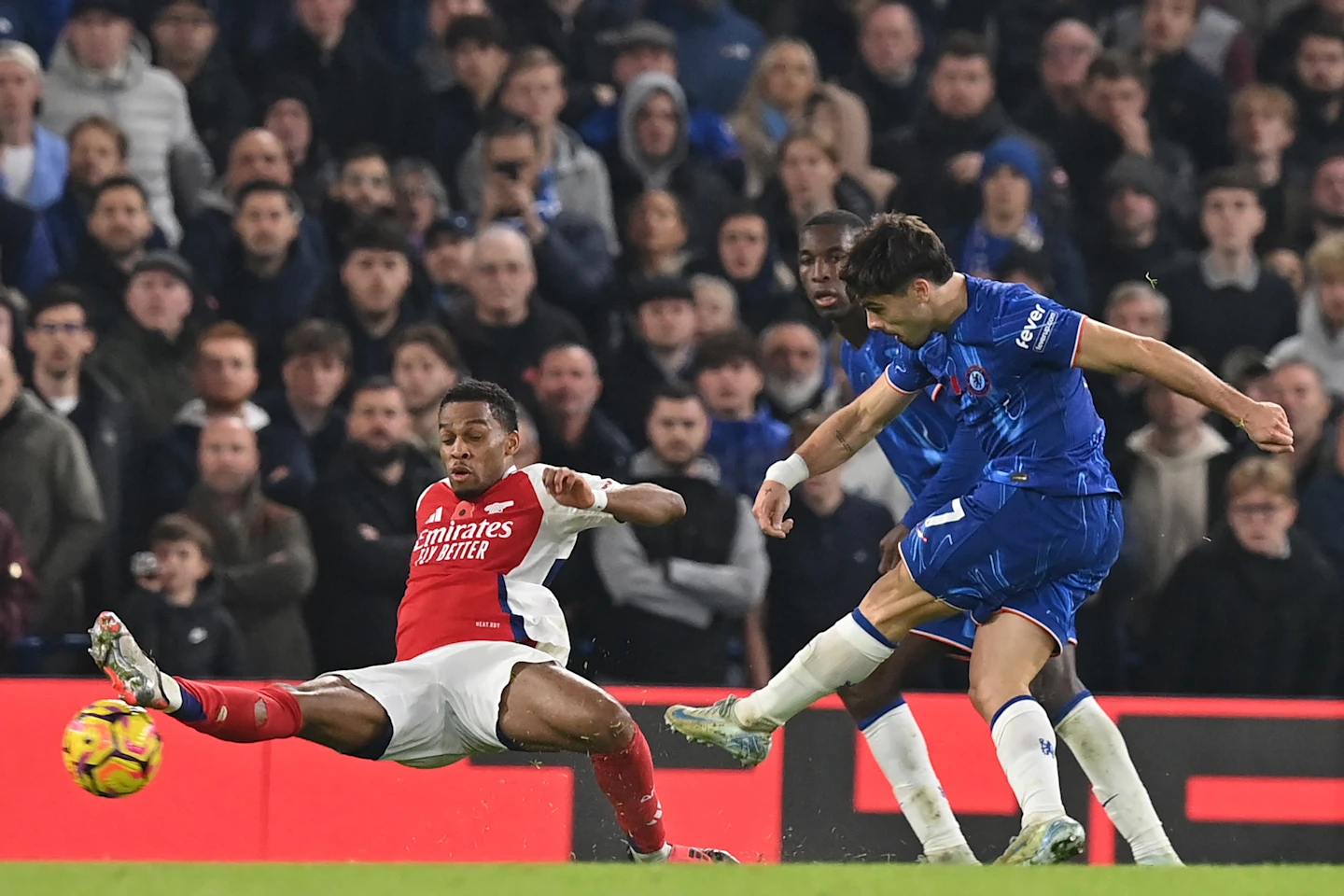 EPL: Martinelli, Neto Score As Chelsea, Arsenal Share The Spoils