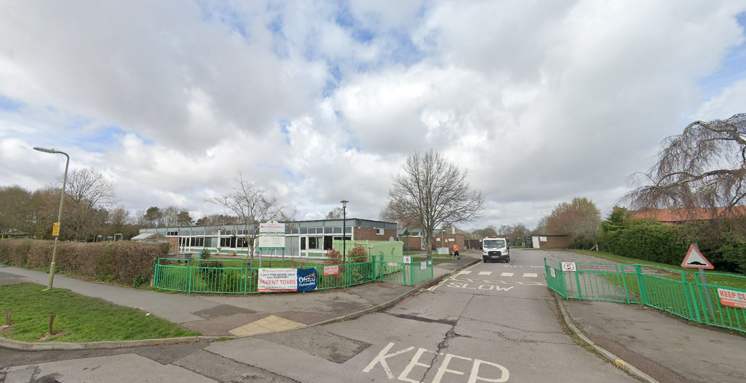 Primary school EVACUATED &  crying kids picked up by 'shaking' parents after child brought explosive into show and tell