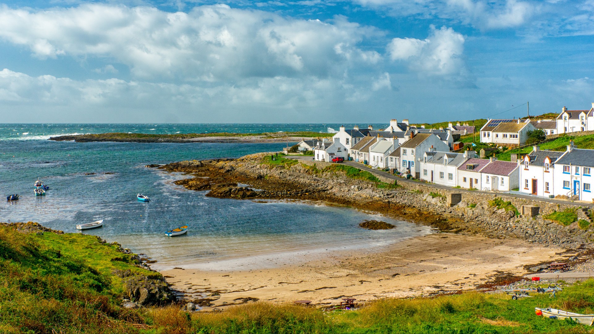 World-renowned booze brand reveals plans for distillery on picturesque Scots island