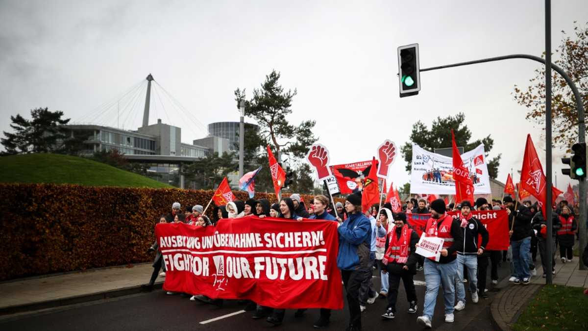 Thousands to strike at Volkswagen's Germany plants