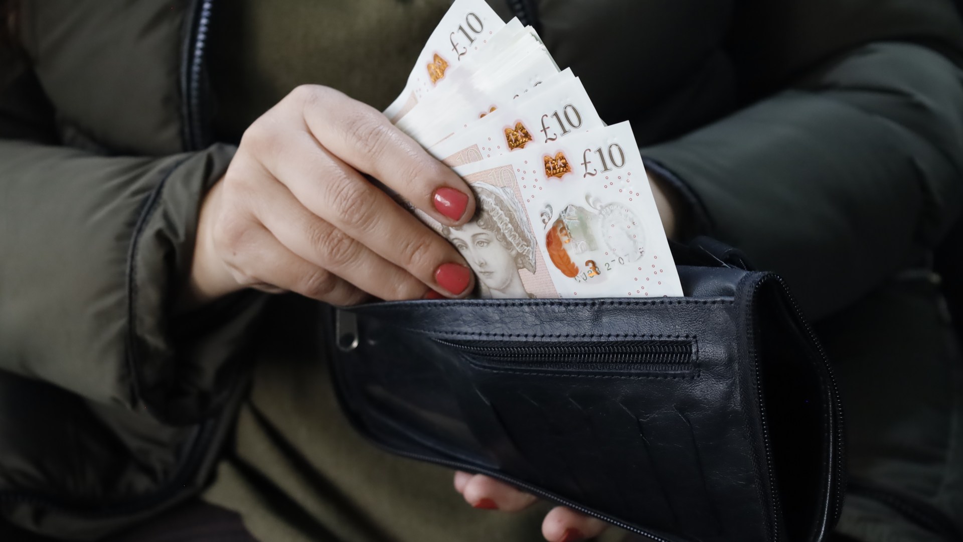 Thousands of Scots warned about major change to benefits payments this month