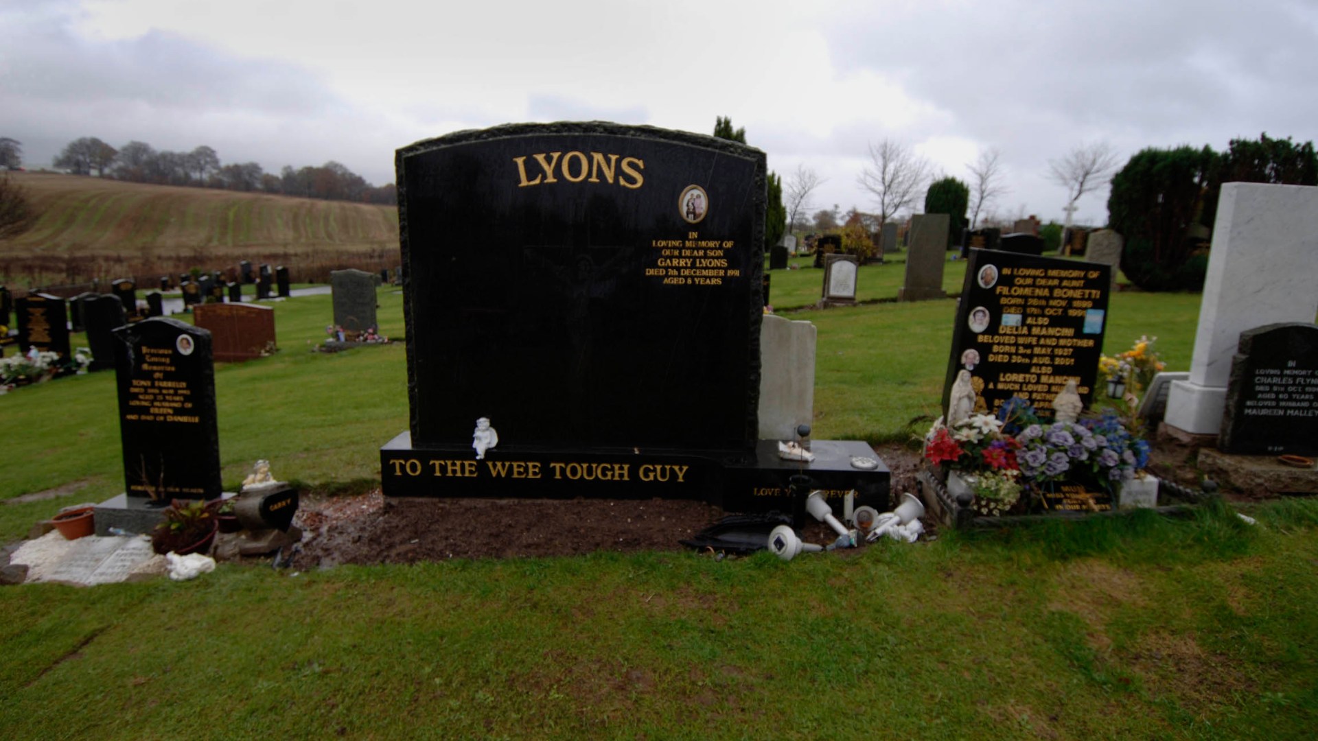 Attack on child's grave was most chilling act in Glasgow's Daniel v Lyons gang feud, says journalist in new BBC series