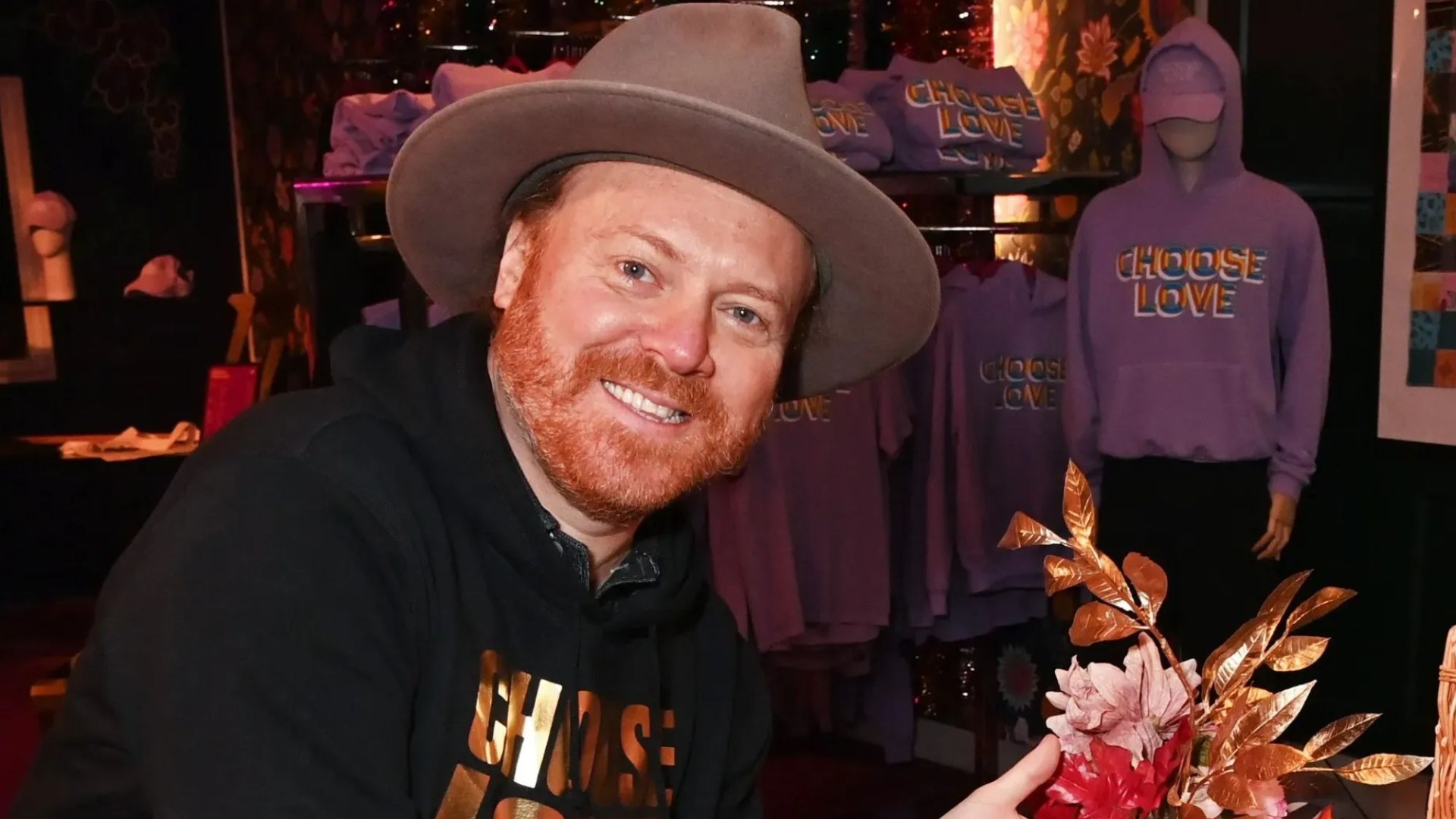 Former Wag, Hollywood star & divorced TV funny man join Leigh Francis for Christmas No1 bid with huge charity single